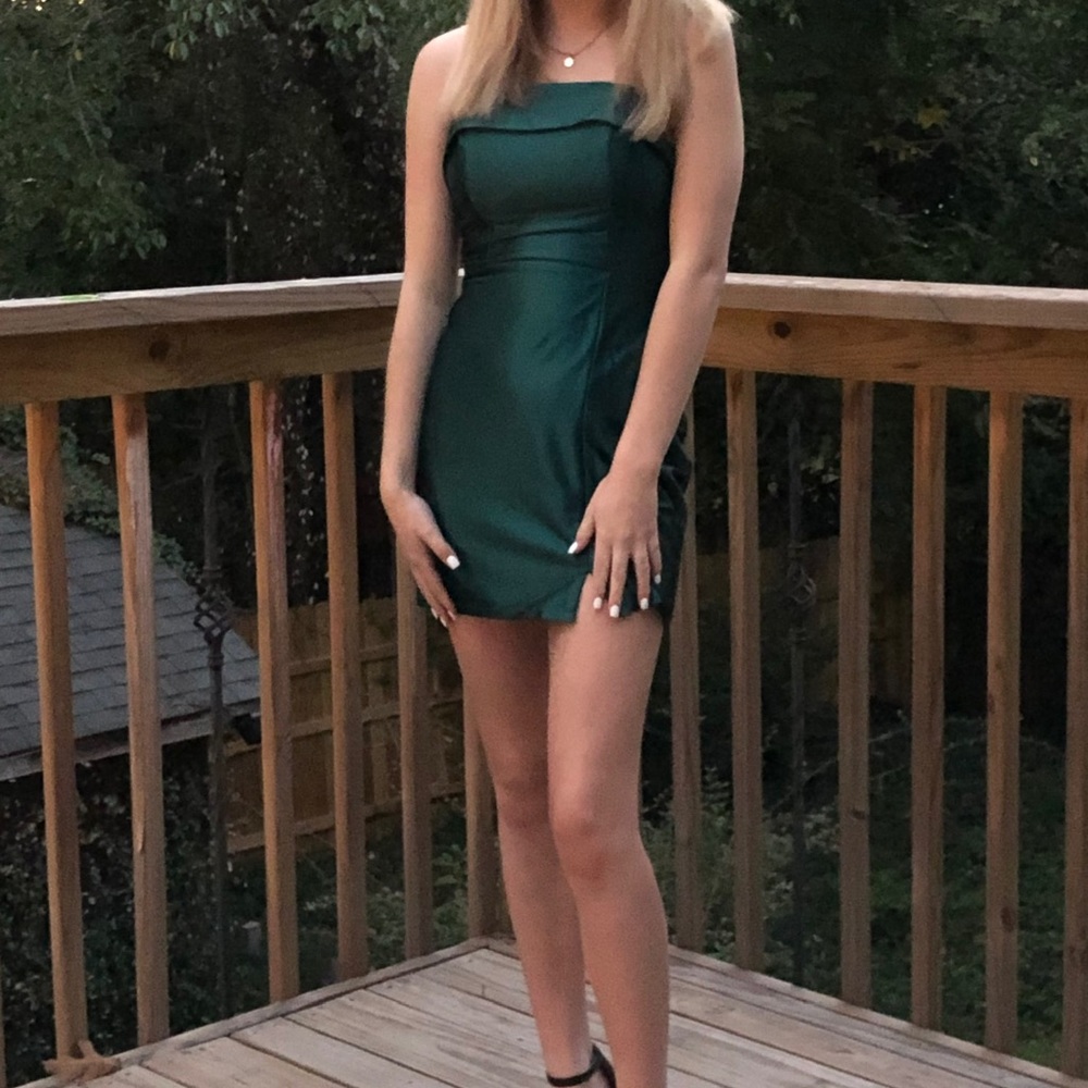 Mini dark green hoco dress